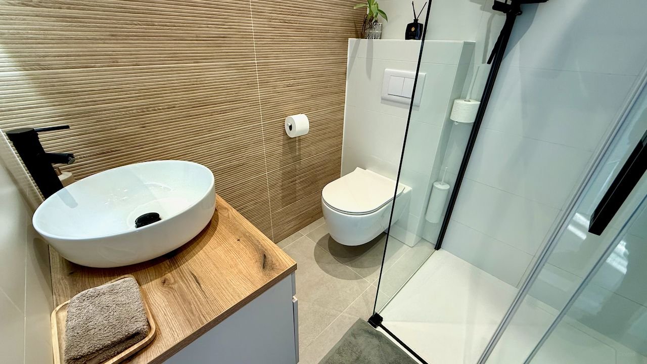 Moderne 2-kapper met kookeiland en tuin - Afbeelding 17