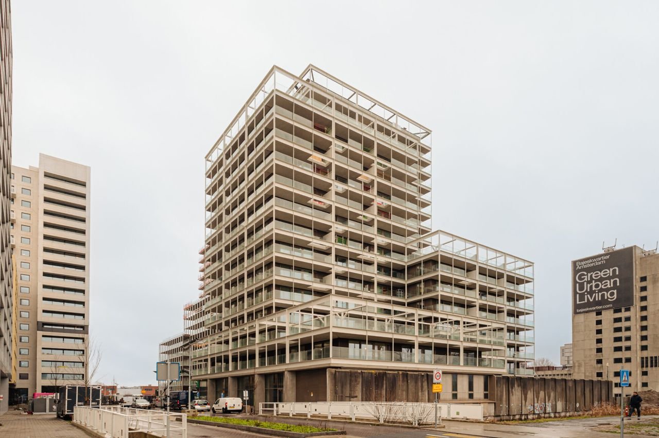 Licht appartement op de 11e etage - Afbeelding 2