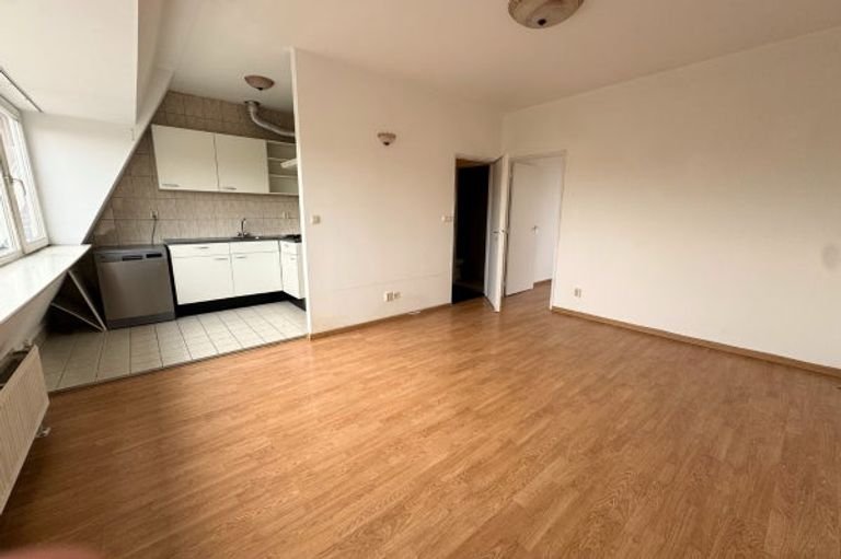 Short stay just 5 minutes by bike from the city center - Image 3