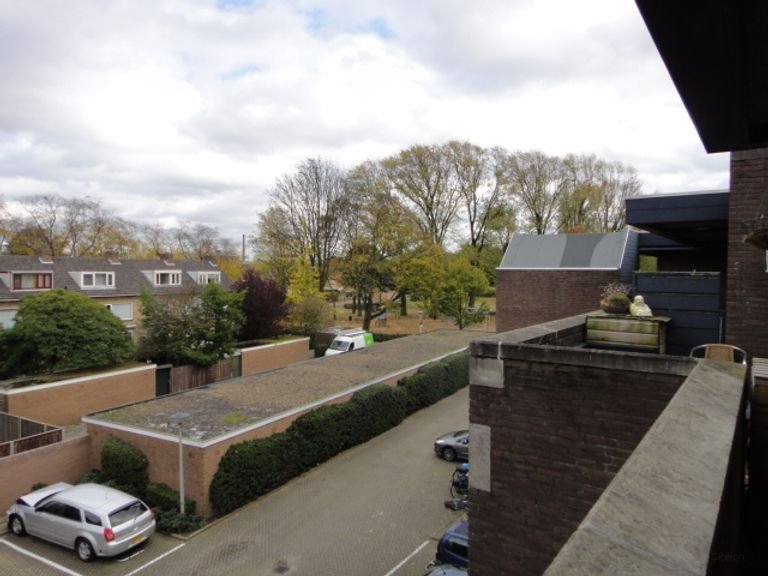 Licht appartement met balkon in Stratum - Afbeelding 15