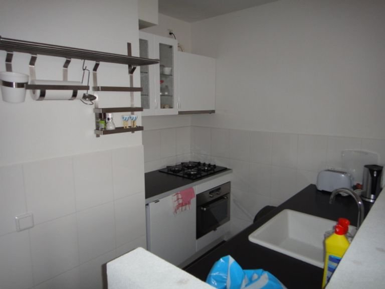 Licht appartement met balkon in Stratum - Afbeelding 6