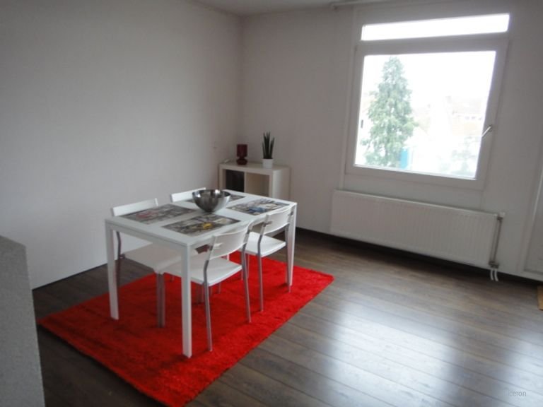 Licht appartement met balkon in Stratum - Afbeelding 3