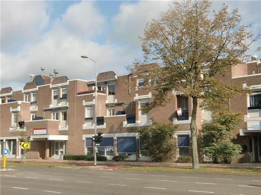 Licht appartement met balkon in Stratum - Afbeelding 1