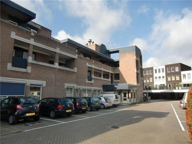 Licht appartement met balkon in Stratum - Afbeelding 14