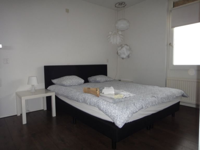 Licht appartement met balkon in Stratum - Afbeelding 8