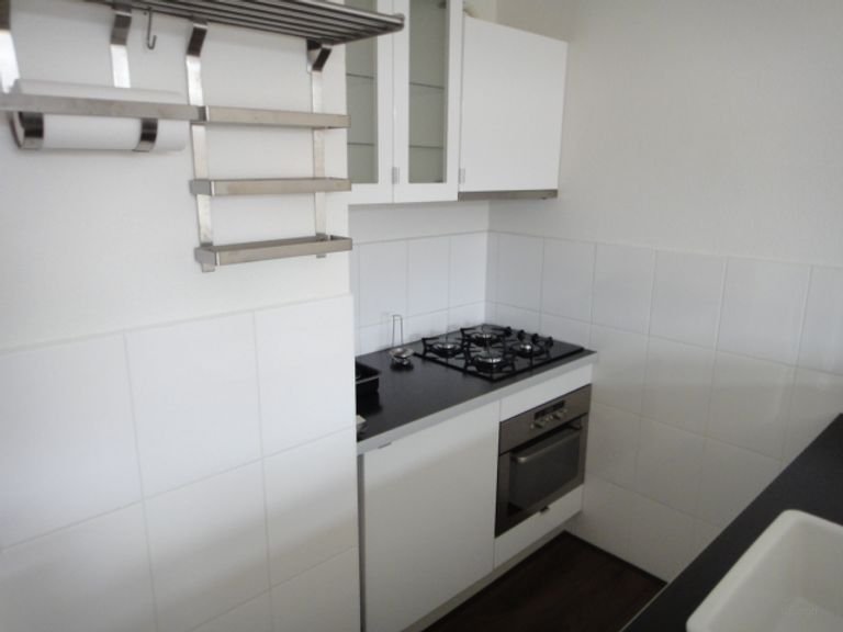 Licht appartement met balkon in Stratum - Afbeelding 5