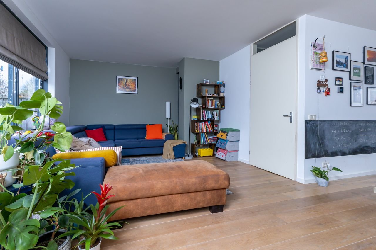 Modern huis met kantoor en carport - Afbeelding 4