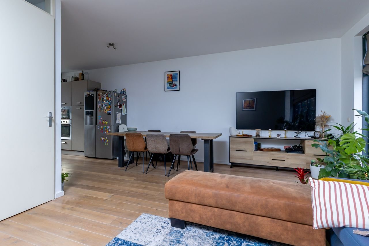 Modern huis met kantoor en carport - Afbeelding 5