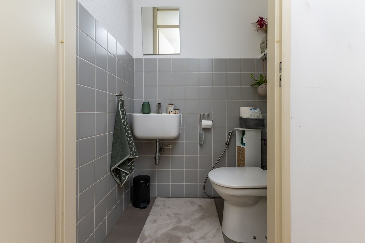 Modern huis met kantoor en carport - Afbeelding 14