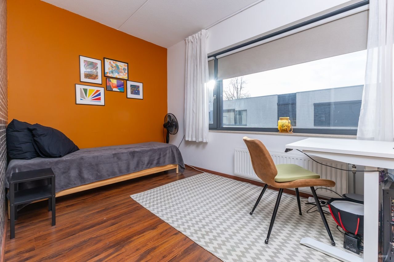 Modern huis met kantoor en carport - Afbeelding 18