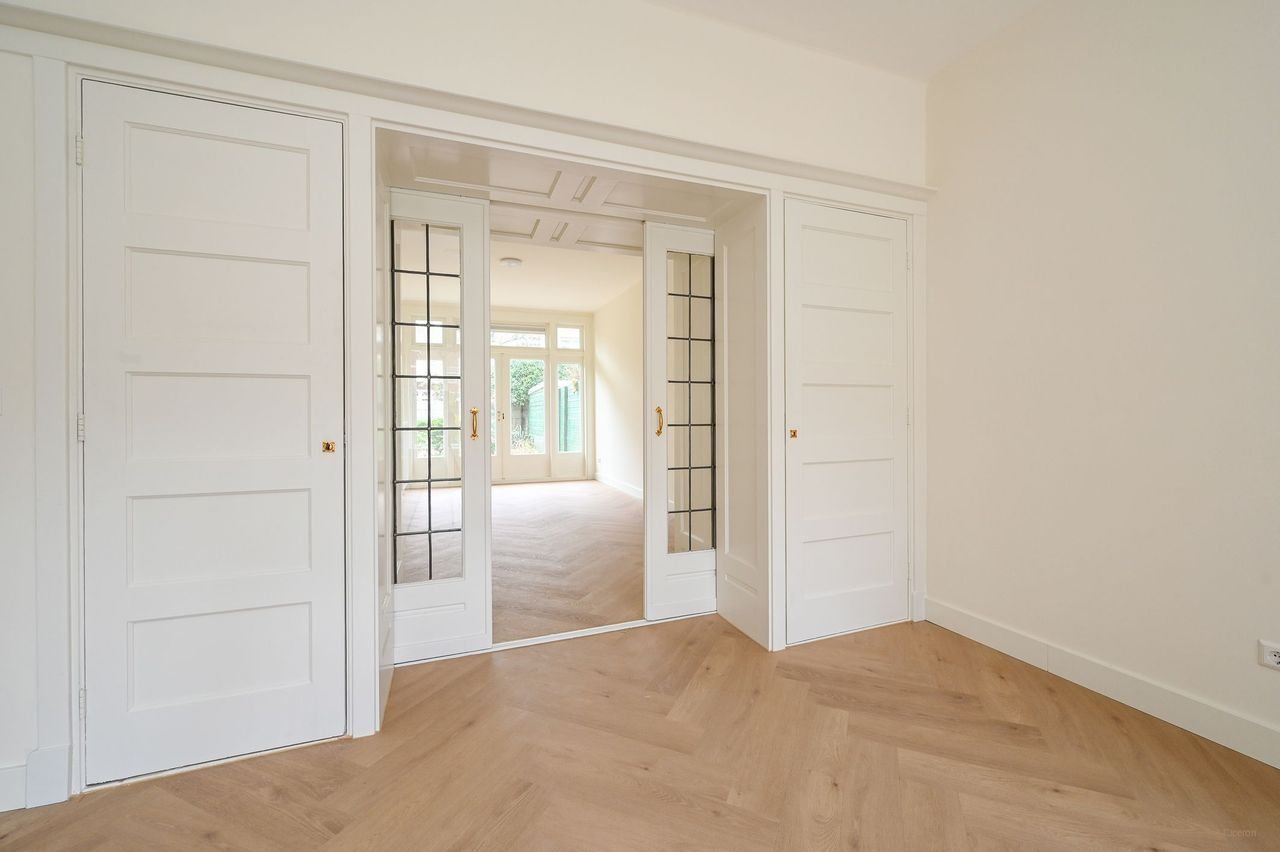 Gerenoveerd benedenhuis (124m²) met tuin - Afbeelding 9