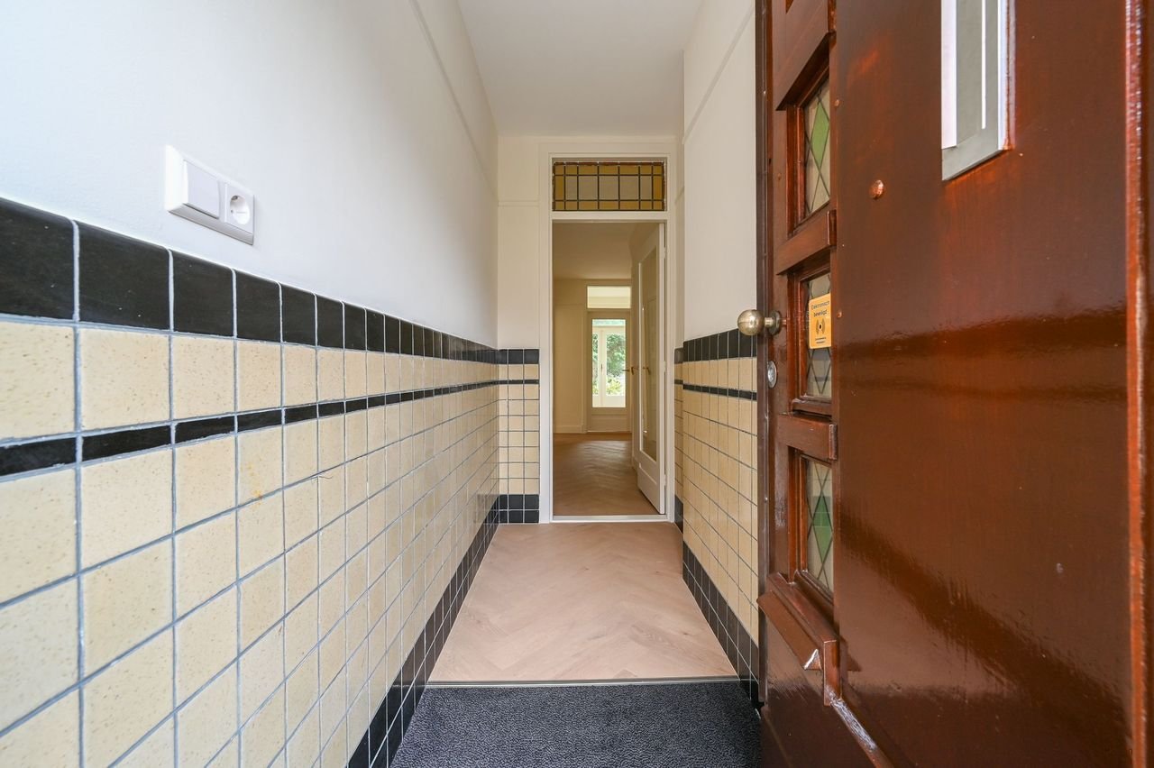 Gerenoveerd benedenhuis (124m²) met tuin - Afbeelding 2