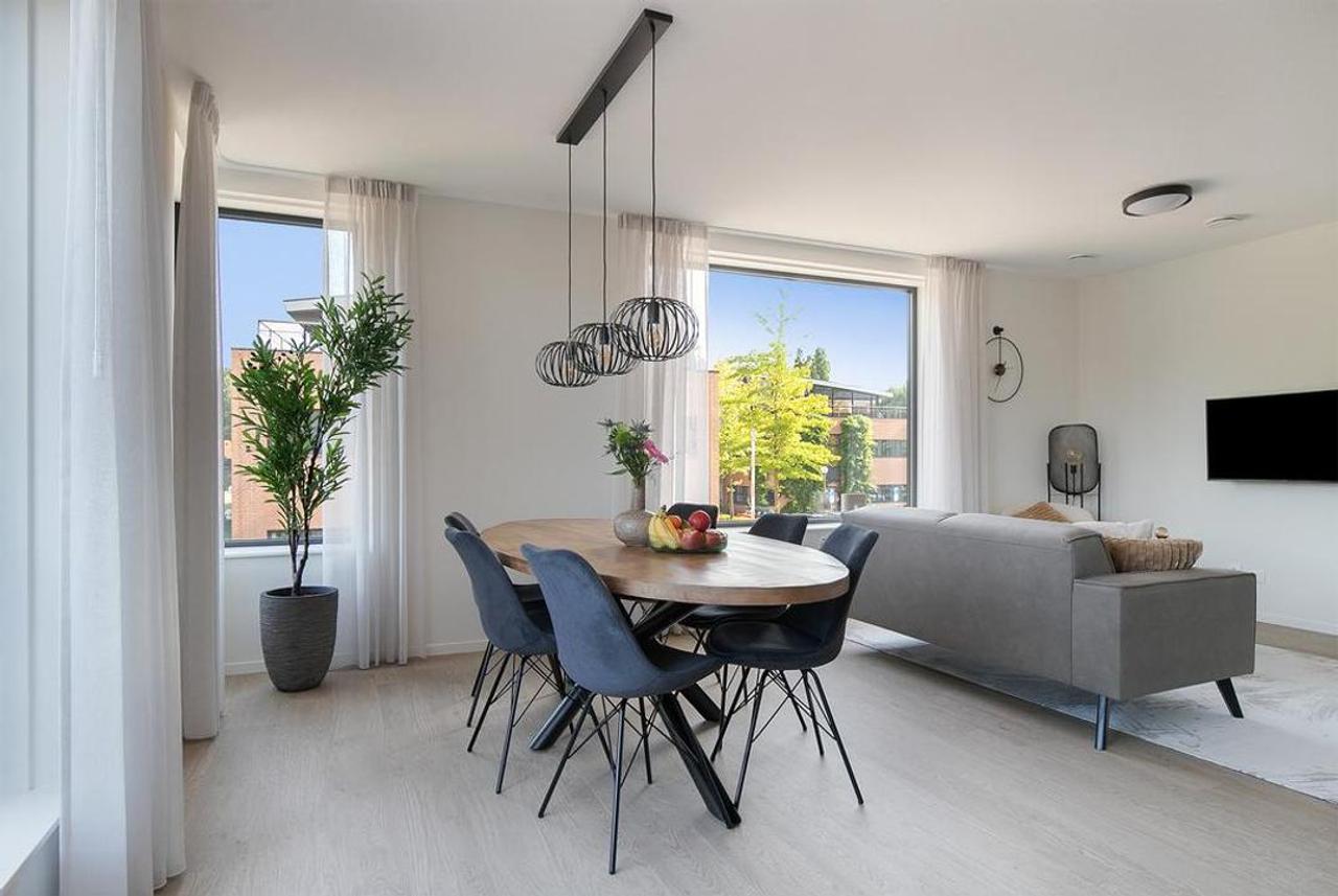 Gemeubileerd 3-kamerappartement met balkon - Afbeelding 3
