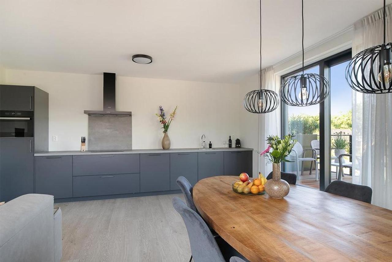 Gemeubileerd 3-kamerappartement met balkon - Afbeelding 4
