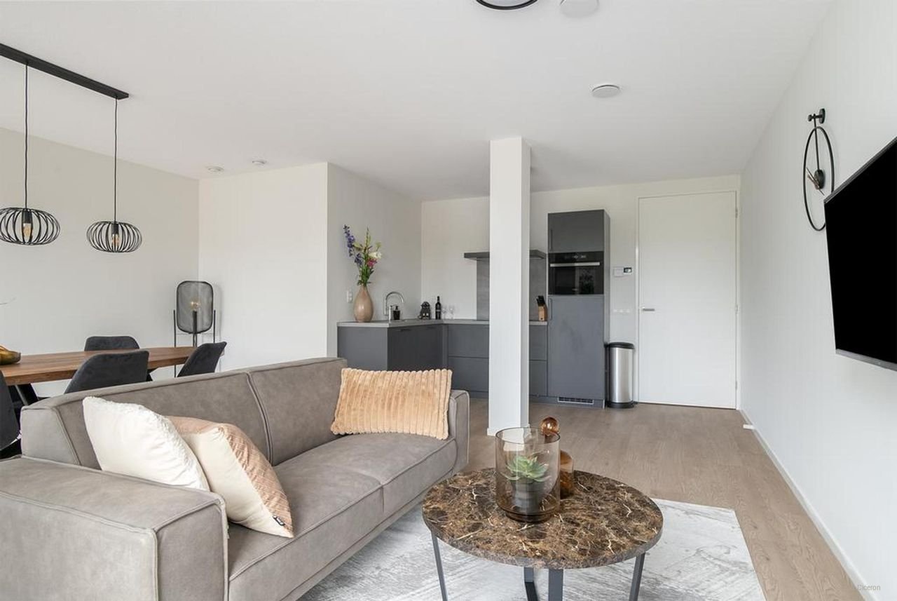 Modern appartement met groot balkon - Afbeelding 1