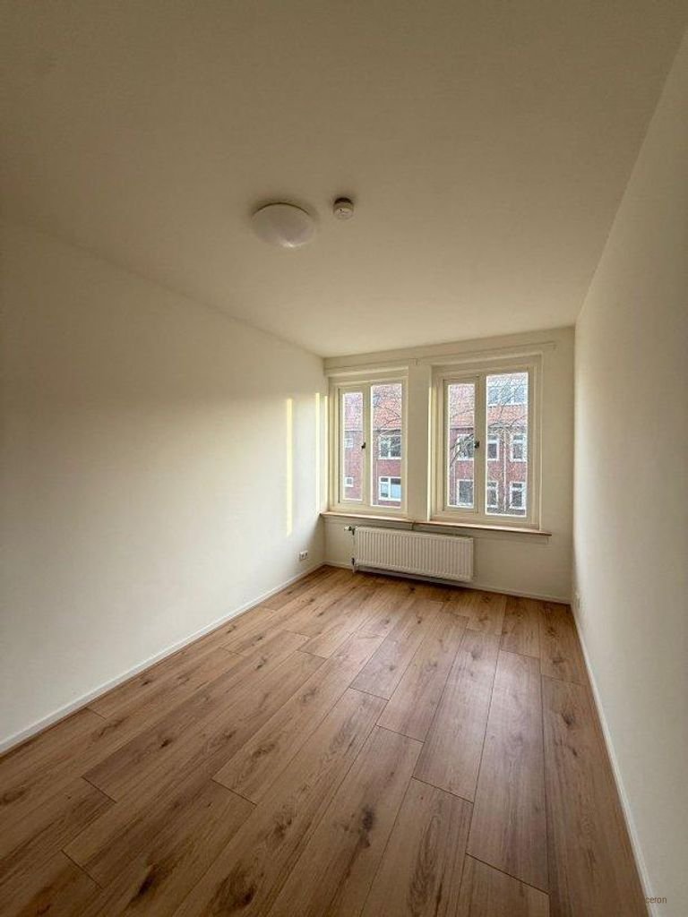 Gerenoveerd huis in de Zeeheldenbuurt - Afbeelding 3