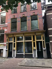 Speels appartement aan het Nieuwe Kerkhof
