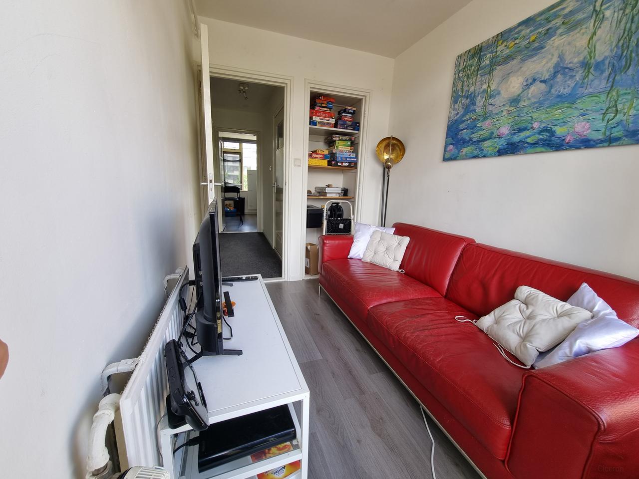 Student room with balcony in Overvecht - Image 6
