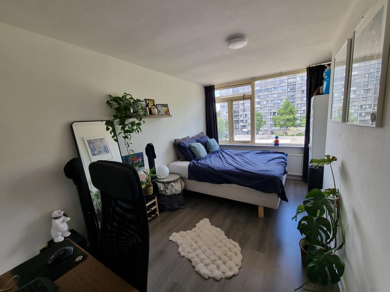 Student room with balcony in Overvecht - Image 1