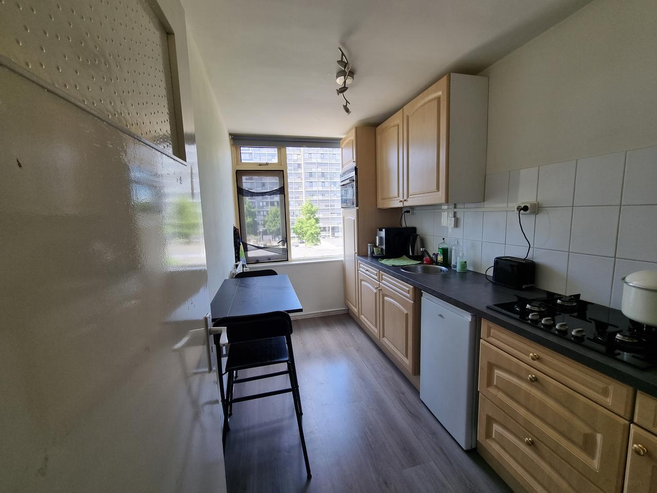 Student room with balcony in Overvecht - Image 5