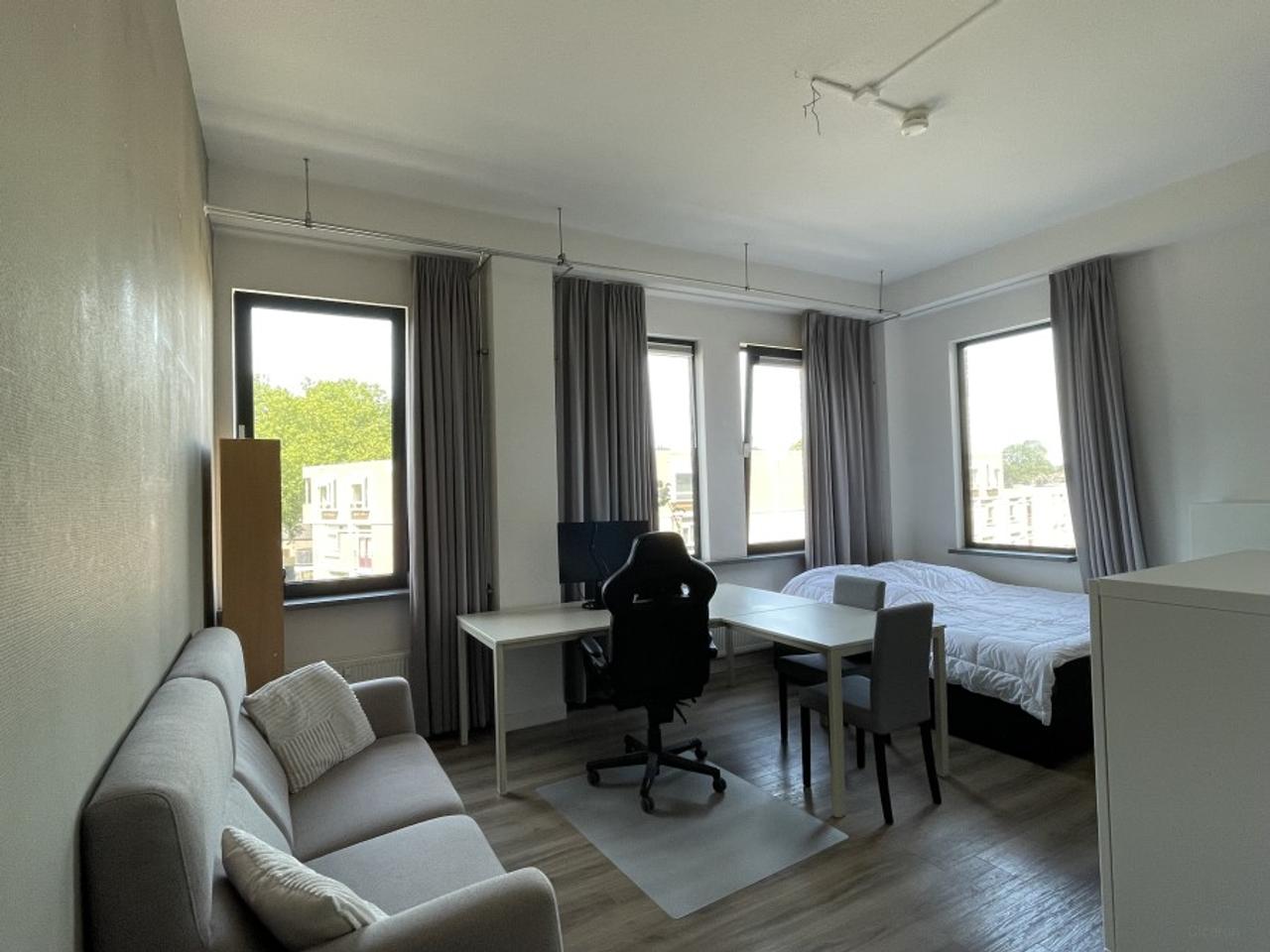 Studio with roof terrace in Apeldoorn - Image 2