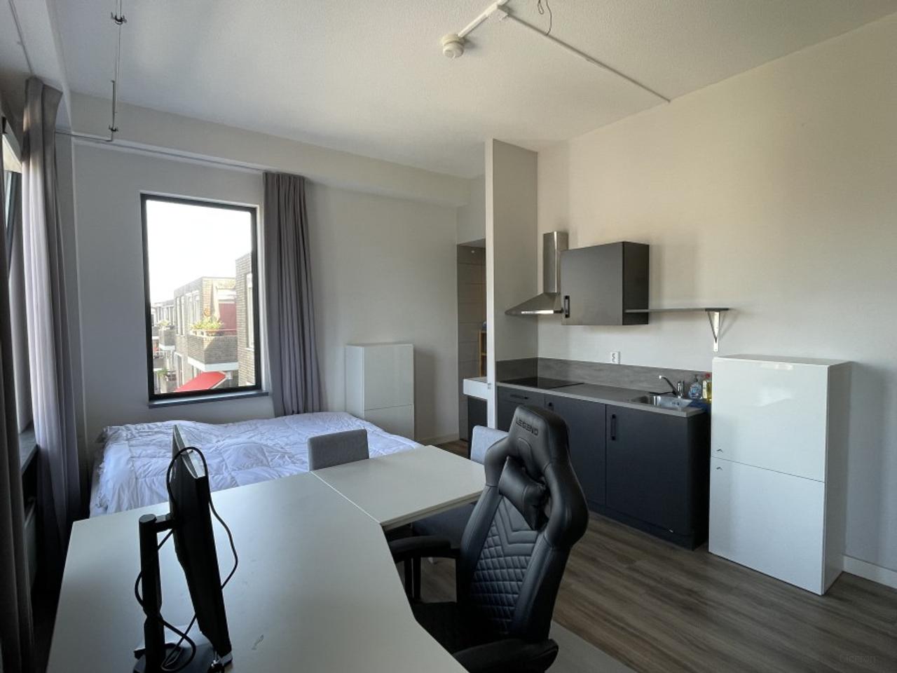 Studio with roof terrace in Apeldoorn - Image 3