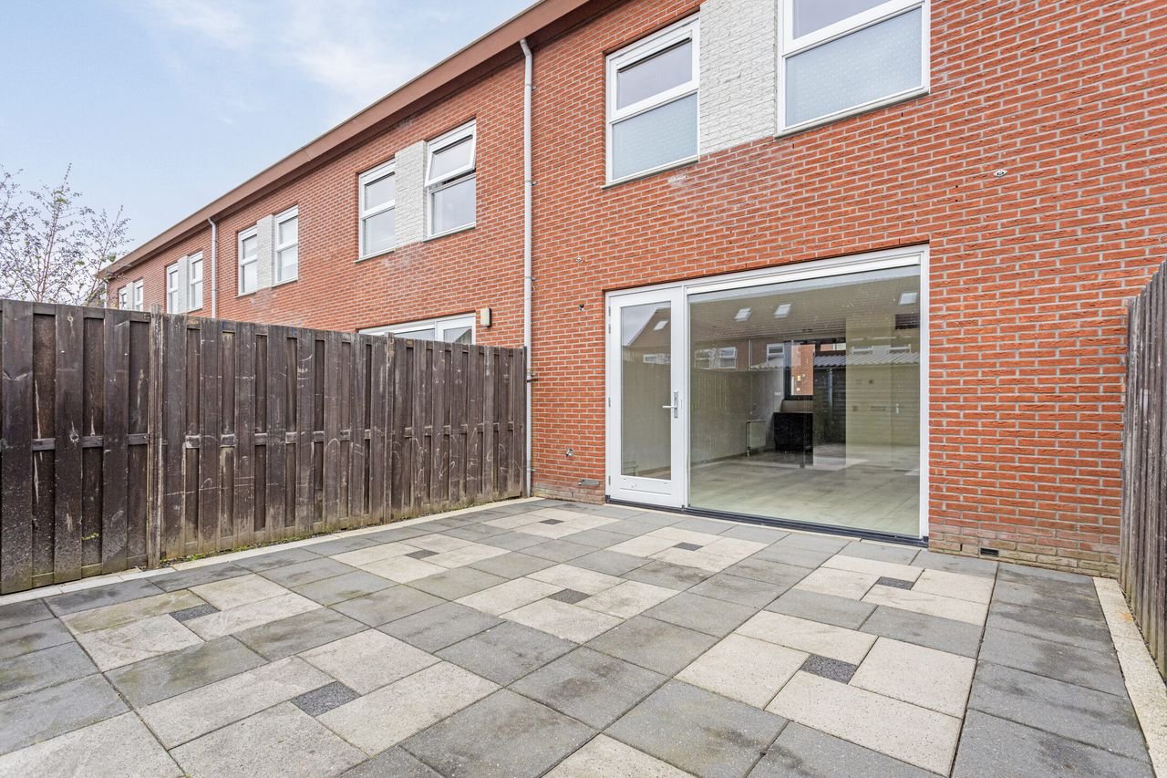 Spacious family home near Strand van Luna - Image 10