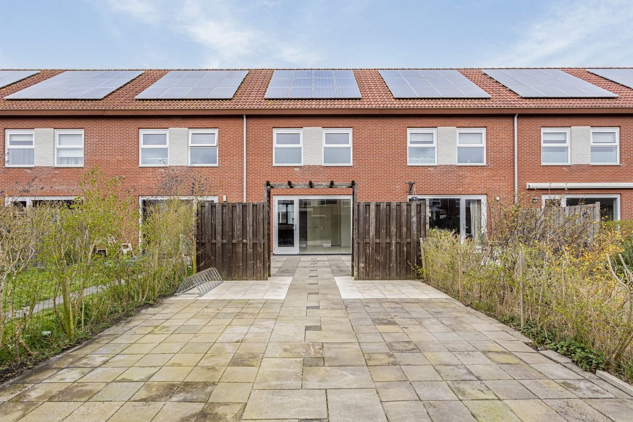 Spacious family home near Strand van Luna - Image 8