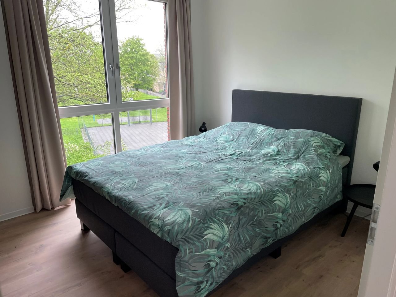 Modern apartment with parking space - Image 6