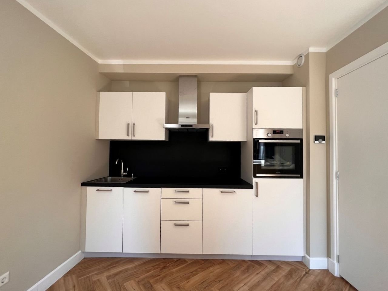 Gerenoveerd appartement Zeeheldenkwartier - Afbeelding 2