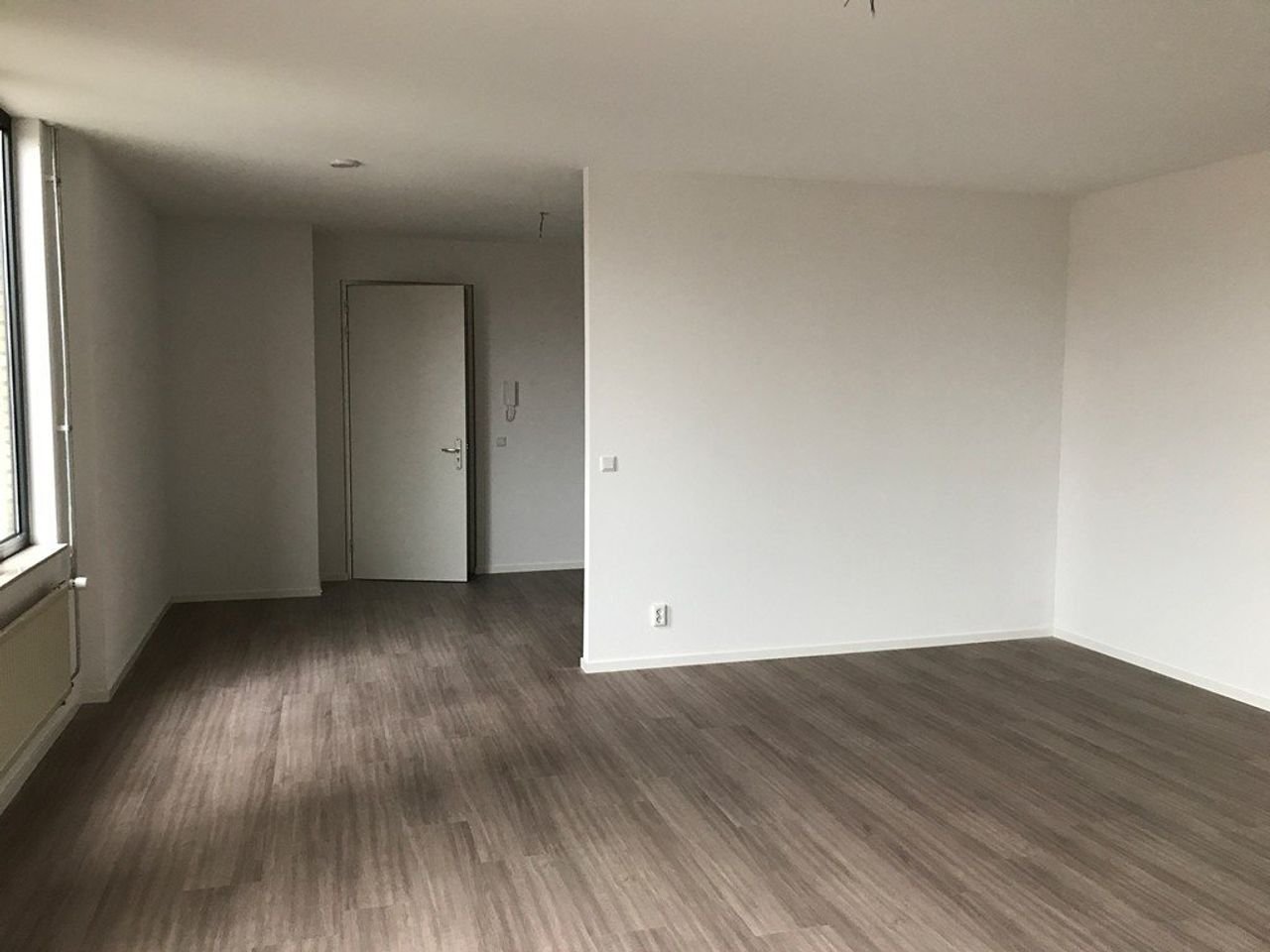 Spacious 60m² studio with roof terrace - Image 6