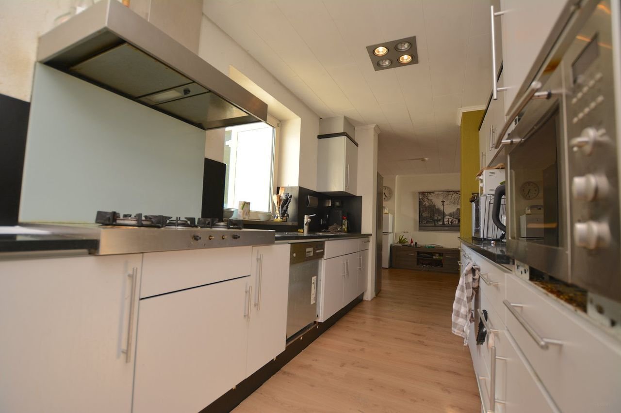 Room with balcony near Emmen city center - Image 9