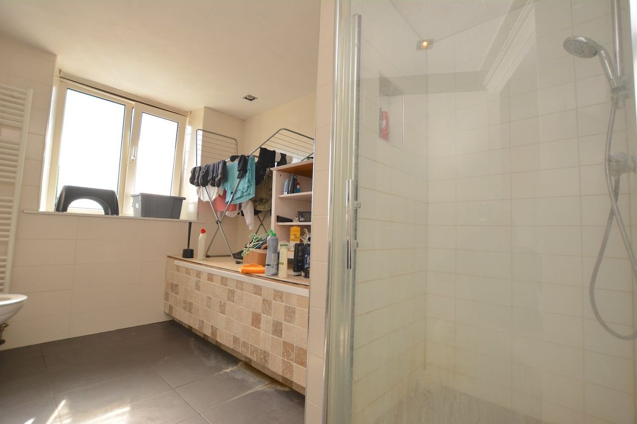 Room with balcony near Emmen city center - Image 18