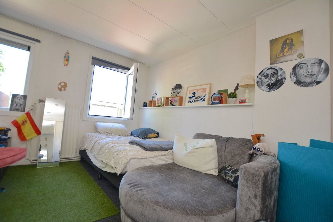 Room with balcony near Emmen city center - Image 6