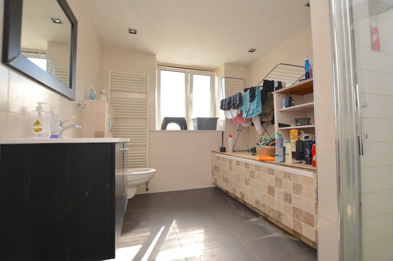 Room with balcony near Emmen city center - Image 17