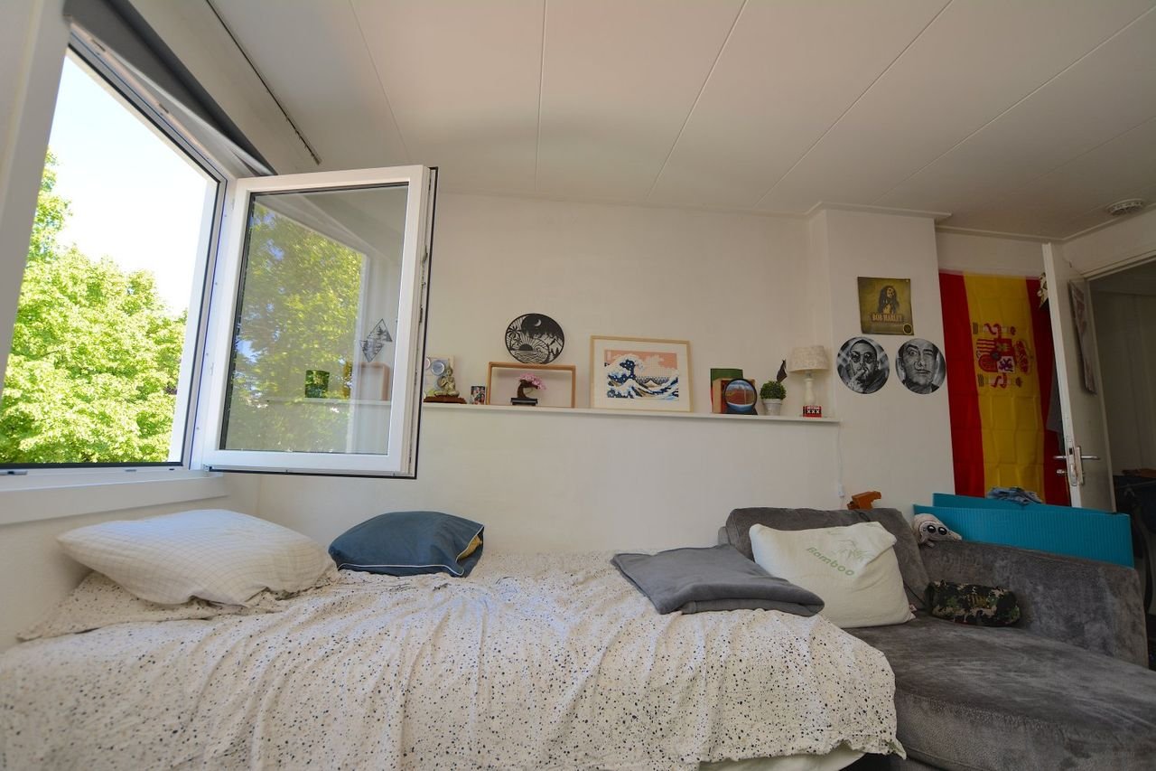 Room with balcony near Emmen city center - Image 5