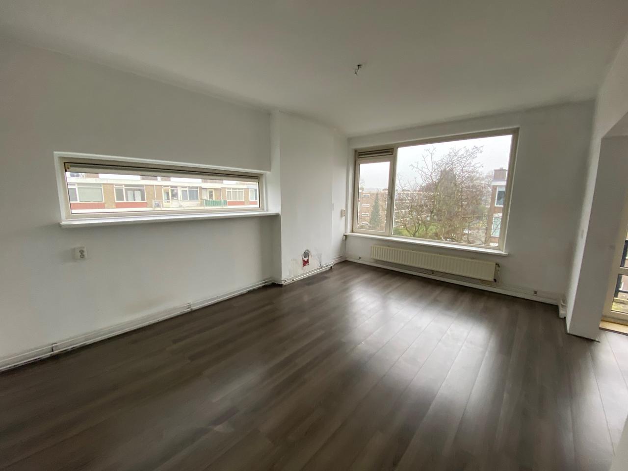 Licht 3-kamer appartement in Zuidwijk - Afbeelding 2