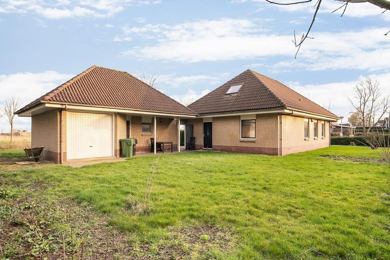 Vrijstaand wonen met garage in Deinum - Afbeelding 2