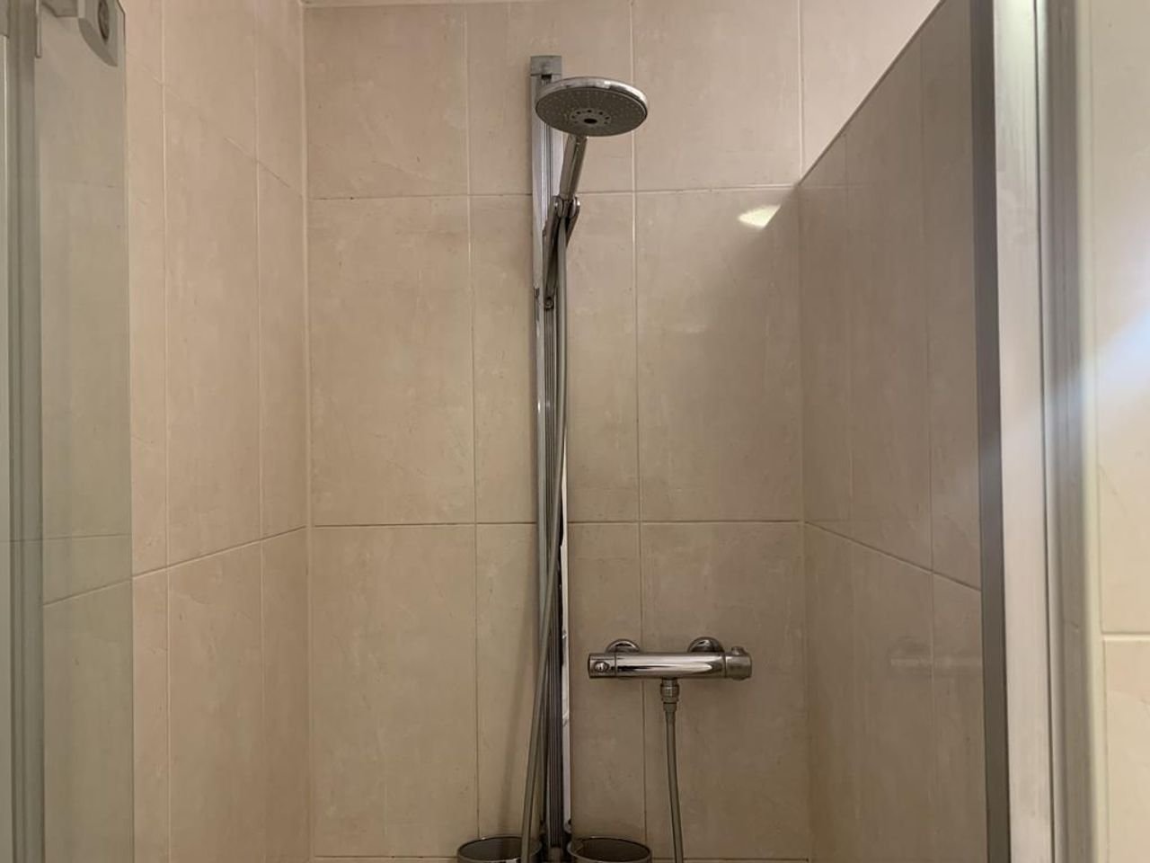 Royaal 4-kamer appartement met eigen parkeerplaats - Afbeelding 14