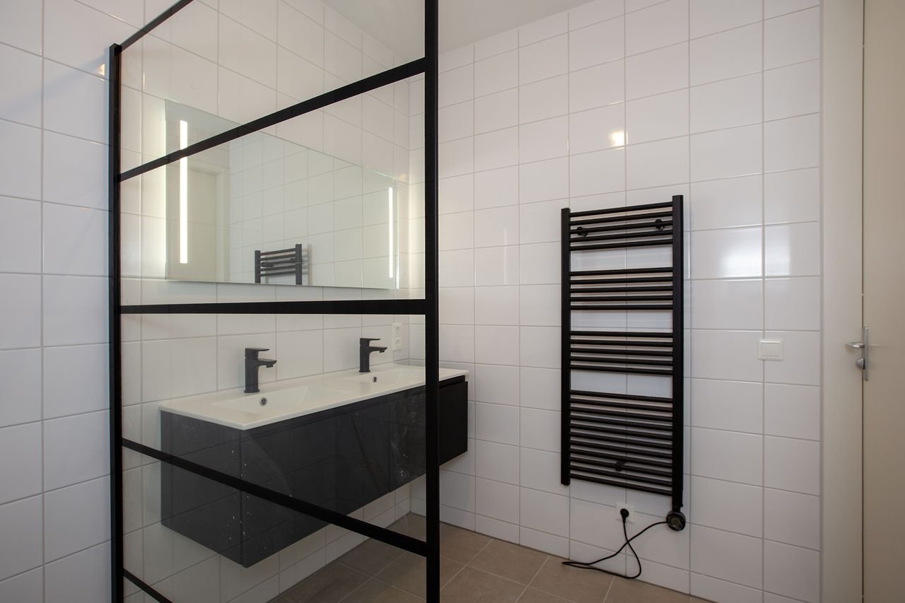 New Build (89m²) with 2 Parking Spaces - Image 13