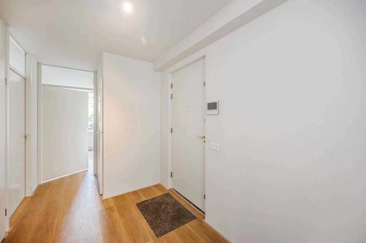 Ruime benedenwoning (93 m²) met tuin en parking - Afbeelding 13