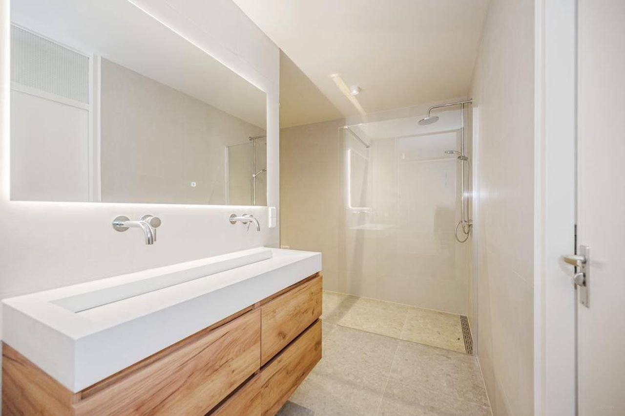 Ruime benedenwoning (93 m²) met tuin en parking - Afbeelding 10