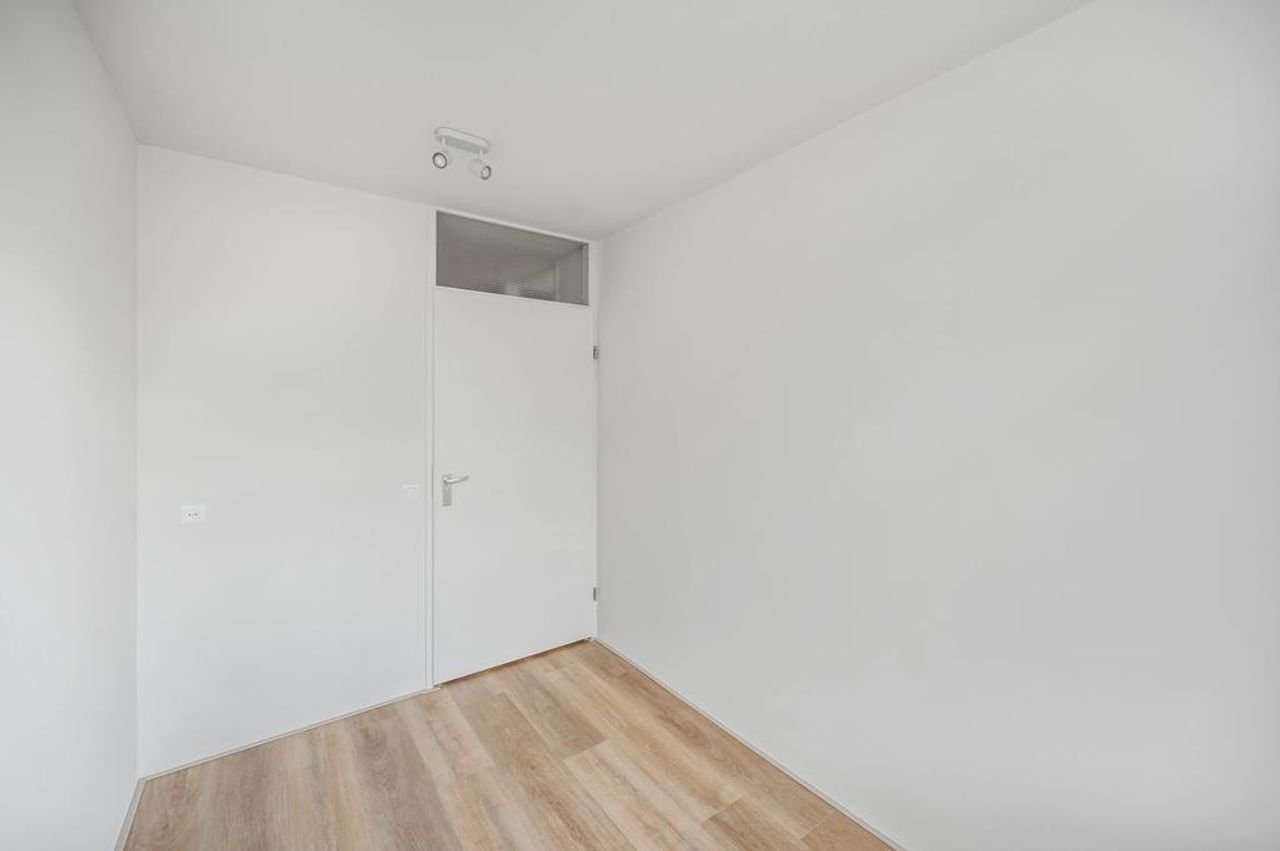 Ruime benedenwoning (93 m²) met tuin en parking - Afbeelding 15