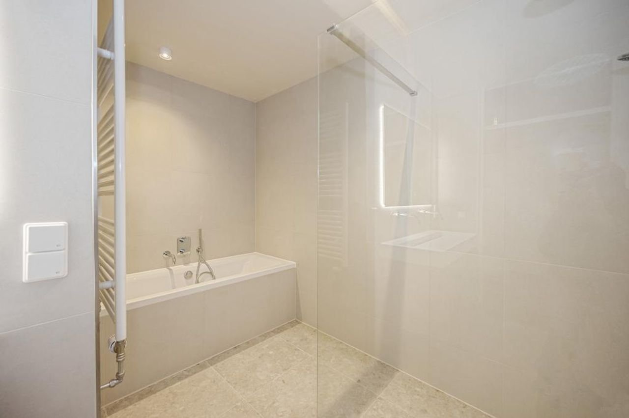 Ruime benedenwoning (93 m²) met tuin en parking - Afbeelding 12