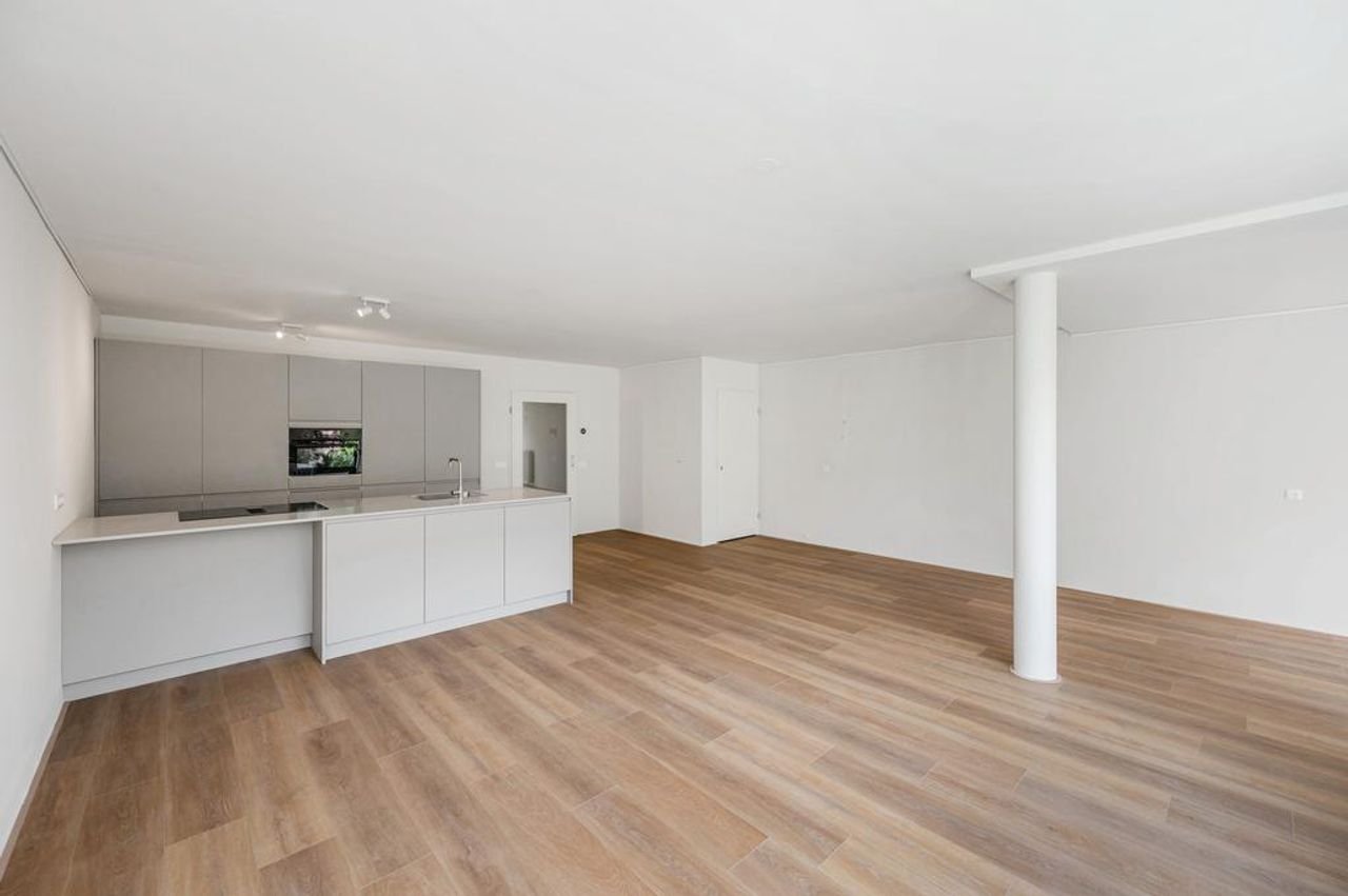 Ruime benedenwoning (93 m²) met tuin en parking - Afbeelding 8