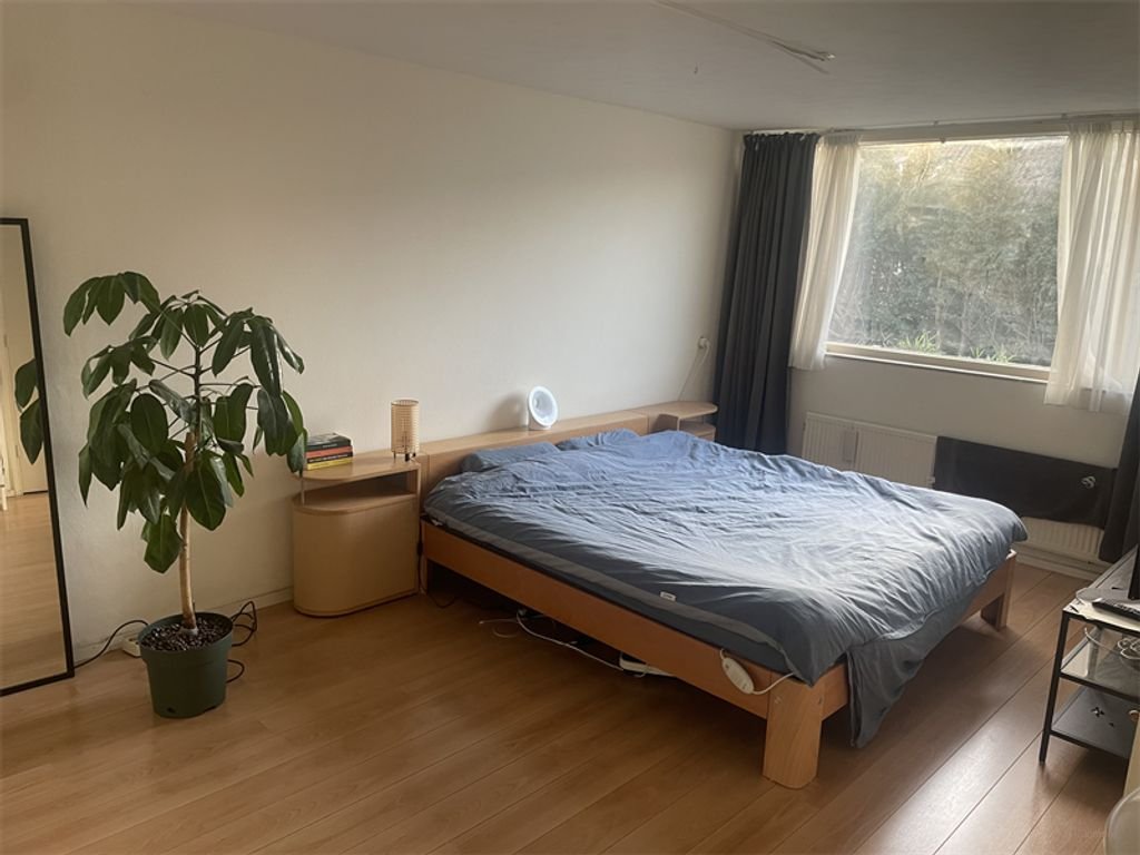 Bright house with garden in Diemen - Image 3