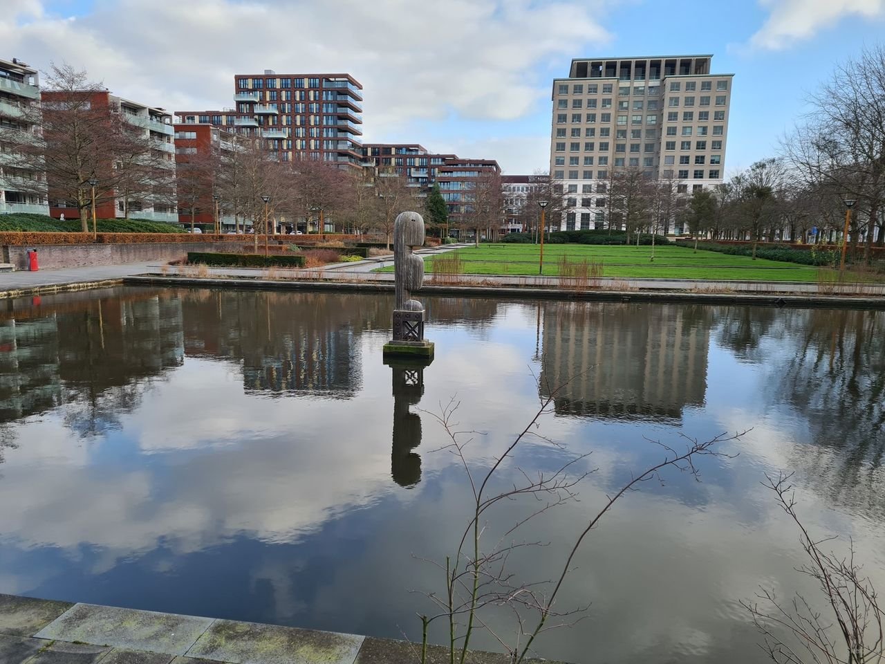 Bright corner apartment with parking - Image 25