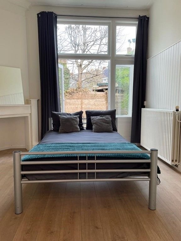 Ground floor apartment with garden on the canal - Image 9