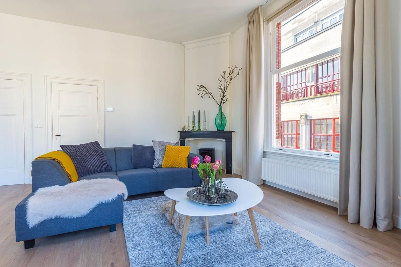 Gerenoveerd appartement met Domzicht - Afbeelding 2