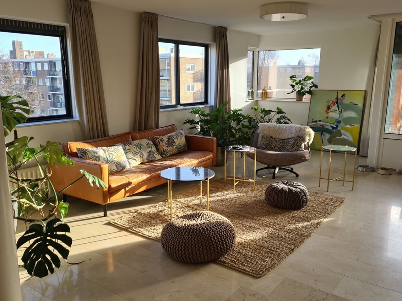 Renovated 3-room apartment (115m²) with parking - Image 3